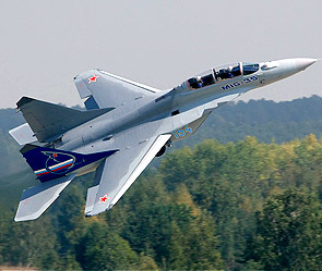 МиГ-35 над лесом